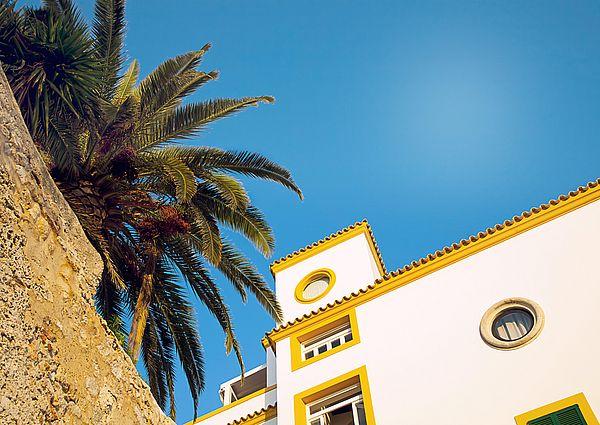 Ferienorte Ibiza-Stadt Ibiza-Stadt ist der Anziehungspunkt für Kosmopoliten, Hippies und Künstler.