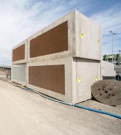 Mit dem Bau der 12 Gates (reaktive, mit Aktivkohle befüllte Fenster aus Betonfertigteilelementen) wurde im März 2013 begonnen (siehe Abbildung 4).