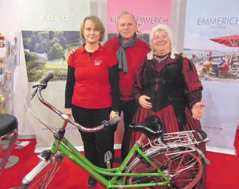 Er unterstrich die touristische Bedeutung der beiden Nachbarstädte und freute sich über den großen Andrang am Stand.