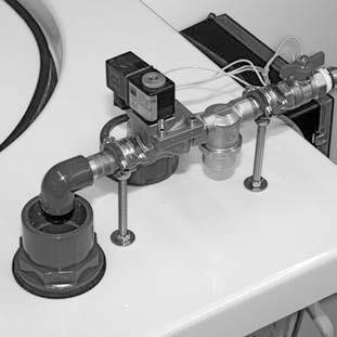 045, Niveau- und Pumpensteuerung, mit Magnetventil zur Frischwassernachspeisung A 5 350 100 1.