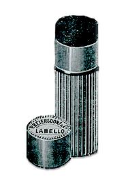 Der getönte Labello war eines der ersten Lippenpflegeprodukte, die mit Farbe und Pflegewirkung brillierten.