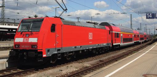 TRAXX VON TRIX Überall in Europa fahren heute Lokomotiven der TRAXX-Typenfamilie von Bombardier. 1994 erschien die AEG Versuchslokomotive 12X, die fortan als 128 001 bei der DB in Erprobung war.