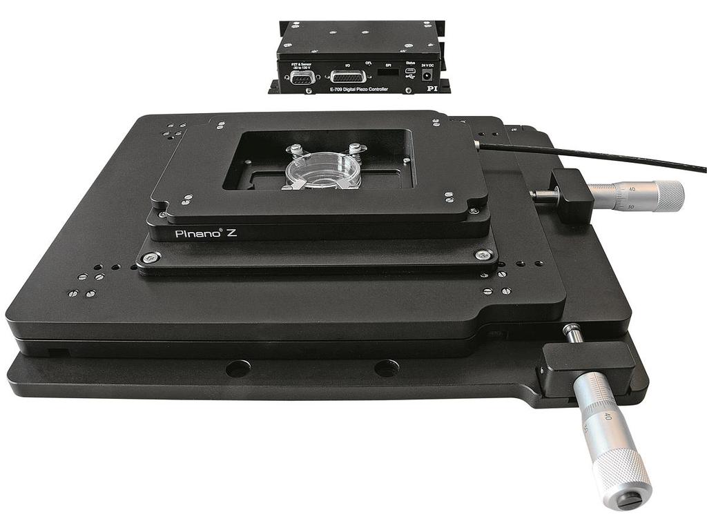 Der PInano Z-Scanner lässt sich mit dem Mikroskoptisch M-545 kombinieren, der über einen Stellweg von 25 mm 25 mm verfügt. Bestellinformationen P-736.