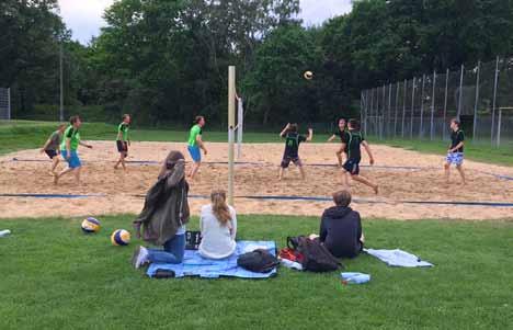 Spartenleiterin: Sabine Kaufmann Turnen Die erste Beach-Saison ist rum Am Dienstag den 23. Mai 2017 startete die Volleyball Gruppe des TSV Godshorn mit dem ersten Spiel in der Hobby-Beachliga.