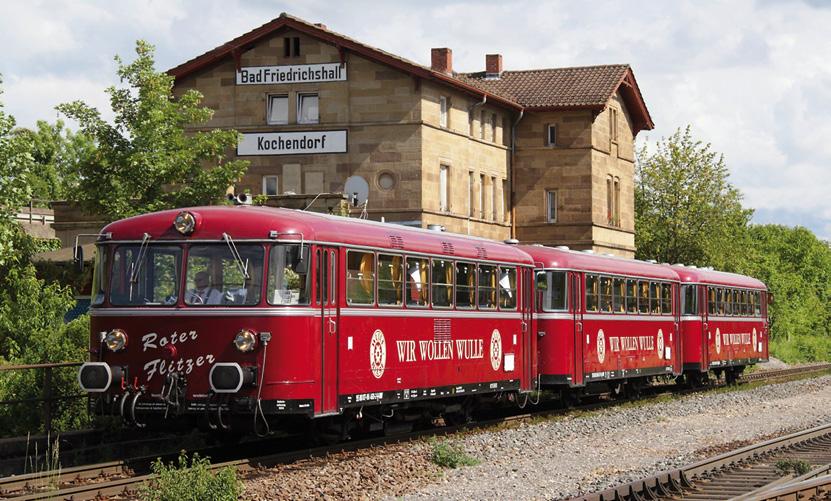 Gepflegte Garnitur: Im Roten Flitzer aus Kornwestheim genießen die Fahrgäste auf den beliebten Tagestouren einen unverstellten Panoramablick.