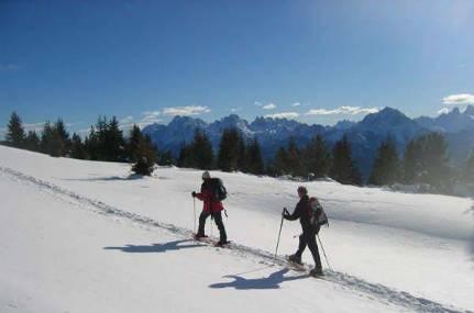 Schneeschuhwanderung Lutterkopf 2145 m Einfache bis mittlere Tour am Taistner Sonnenberg Beim Berggasthof Mudlerhof oberhalb von Taisten starten wir und erreichen über die Brunnwiesen Alm und schönen