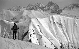 Winter S k i b e r g s t e i g e n H e l m a u f Winter IG Klettern und Skibergsteigen umweltfreundlich Was hat denn die IG-Klettern mit Skibergsteigen umweltfreundlich zu tun?