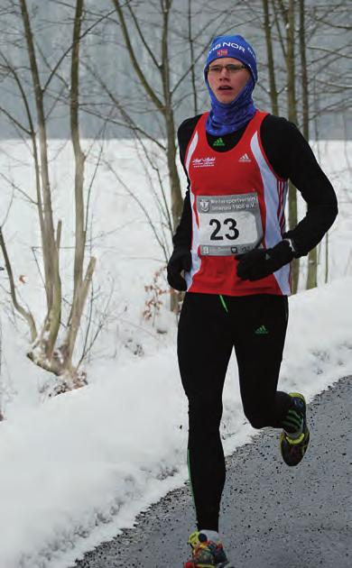 Heyda zieht bei jedem Wetter Eis und Schnee zum Jubiläumslauf mit verkürzter Strecke Seit 10 Jahren treffen sich die Läufer zu ihrem Osterlauf rund um die Heyda- Talsperre.