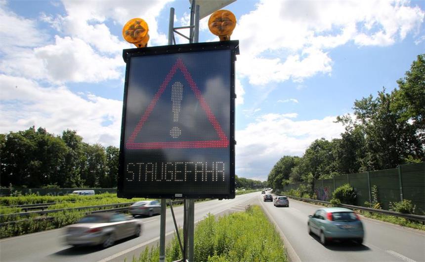 Planungsstand der bauliche Maßnahmen an der B224 Stauwarnanlage Nach Abstimmung mit der Unfallkommission und mit der Stadt Gladbeck am 01.12.