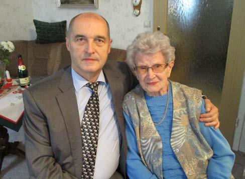 12.2013 Frau Hildegard Gruhn aus Ilmenau zum 90. Geburtstag.... am 04.12.2013 Frau Elfriede Sülzner aus Ilmenau zum 97. Geburtstag. Im Bild festgehalten 25.
