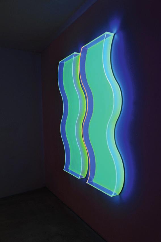 Regine Schumann, swings 2012 Acrylglas fluoreszierend und