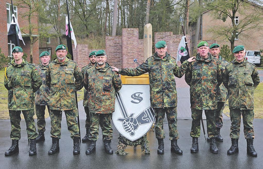 der Panzerund Panzergrenadiertruppe verantwortlich zeichnet. Ursache ist die sogennante Trendwende Personal in der Bundeswehr.