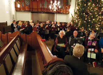 t 8 Adventssingen: Der Bläser- und der Kirchenchor unserer Gemeinde gestalteten