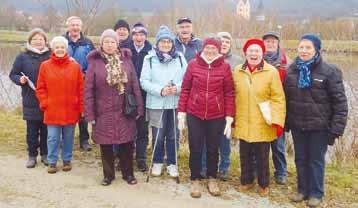 29 Wanderung im Berchinger Süden Zu einer flotten Wanderung trafen sich 14 Senioren unter der Leitung von Rosi Roth um den Berchinger Süden zu erkunden.