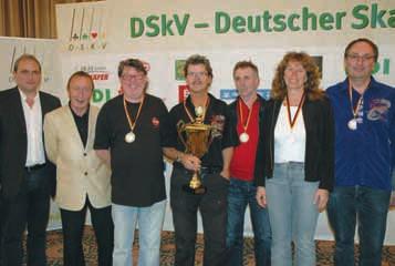 41. Deutsche Mannschafts-Meisterschaft Fortsetzung von Seite 3. Grund zum Jubeln hatten auch die Leipziger Skatfreunde, mit 5.