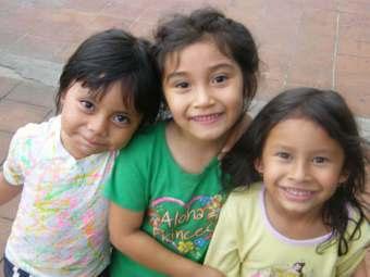 Gute Nac hr ic hten aus Guatemala Auf diese Meldung werden viele sehnsüchtig gewartet haben : Endlich kommt die Nachricht, dass die Arbeit von Casa Alianza Kinderhilfe Guatemala e.v. weitergeht.