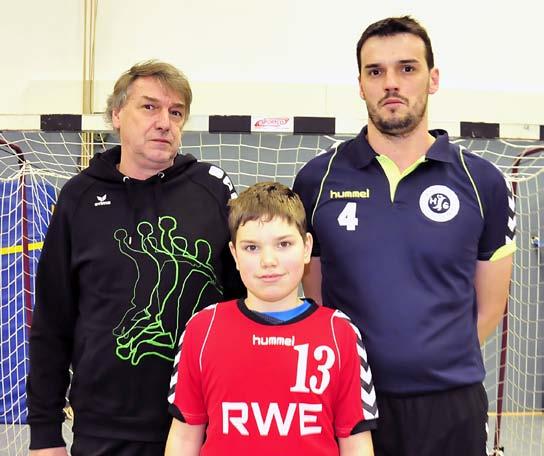 Handball www.rwm-online.de Das ein Vater seinen Sohn zum Sport mitnimmt, ist keine Seltenheit. Doch das dies noch Auswirkungen auf den Enkel hat, kann sicherlich als besonders bezeichnet werden.