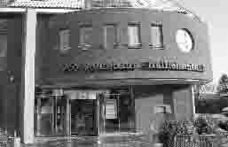 Volksbank-Raiffeisenbank Gesteigerte Wirtschaftlichkeit durch Zusammenlegung von Geschäftsstellen (wm) Die Volksbank-Raiffeisenbank im Kreis Rendsburg eg hat einen Teil ihrer Geschäftsstellen mit