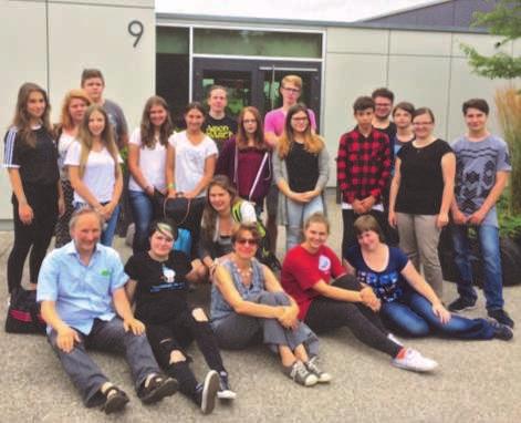 8 Jugend Jugendmitarbeiterfreizeit 2016 Klotzen statt Kleckern Am 22.07.2016 war es wieder so weit. 18 Jugendmitarbeiterinnen und Mitarbeiter aus den Kirchengemeinden St.