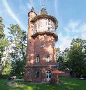 Über 100 Jahre später gründete sich eine Genossenschaft, kaufte den Turm, baute ihn zu Ferienwohnungen um und bewahrte so das Industriedenkmal.