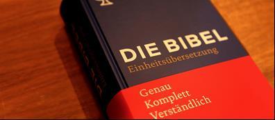 Die neue Einheitsübersetzung der Bibel entdecken Donnerstag, 7. Juni 2018, 19.30 Uhr, Pfarrheim Schuld Im Herbst 2016 ist die neue Einheitsübersetzung der Bibel erschienen.