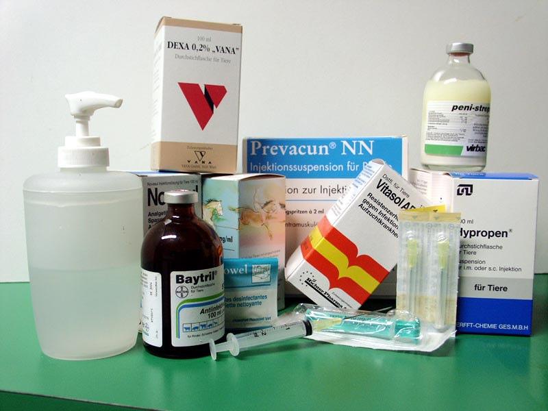 Arzneispezialitäten Geprüfte, zugelassene Handelspräparate für den Einsatz beim Tier geeignet äußerlich oral