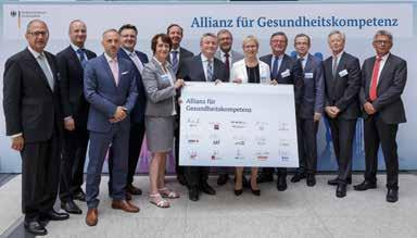 Meldungen Initiative des Bundesgesundheitsministeriums Verständliche Gesundheitsinformationen schaffen Die Gründungsmitglieder der Allianz für Gesundheitskompetenz: BMG, Gesundheitsministerkonferenz