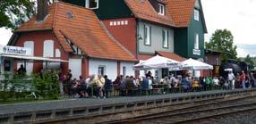 Bahnhofsfest am und im Bahnhof Beim traditionellen Bahnhofsfest können die Besucher nicht nur mitfeiern und den Hessencourrier hautnah erleben, sondern auch das Eisenbahnmuseum im Naumburger Bahnhof