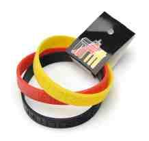 50 197 Armband BERLIN Umfang: 10 cm / Breite: 1, cm Material: Gummi Elastische Gummi-Armbänder (bracelets) mit geprägtem Logo, 5 verschiedene Farben rot 100-1000 grün 100-1001 schwarz 100-100 gelb