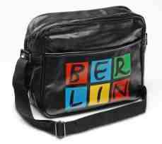 Retrotasche BERLIN schwarz-bunt Maße: x 6 x 11 cm Material: PVC / Nylon