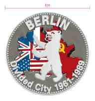 Magnet BERLIN Logo Relief / Metall Maße: 7 x 5 x 0,5 cm Material: Metall Ausgefallener und dekorativer Magnet mit Berliner Sehenswürdigkeiten und