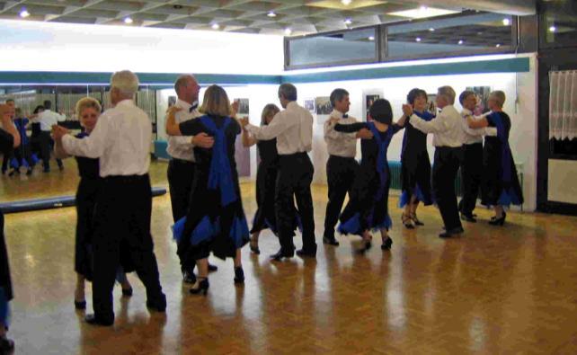 Tanzsport Die Tanzsportabteilung im SV Rohrau besteht seit dem Jahr 1990. Wir betreiben den Tanzsport nicht als Leistungssport sondern als Breitensport für jedermann.