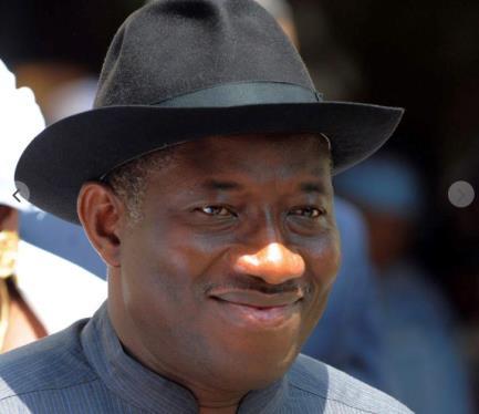 17 Im Jahr 2011 wurde der christliche Präsident Goodluck Jonathan im Amt bestätigt. Viele Moslems akzeptierten die Wahl nicht.