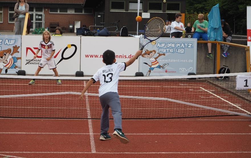 Ideen für das Streettennis-Rahmenprogramm Materialien, die der TNB zur Verfügung stellen kann: