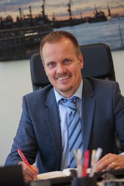 4 Der Falcke September 2017 Lars Tue Toftild: unser neuer Chef Lars Tue Toftild ist seit dem 1. August der Vorsitzende der Geschäftsführung von Falck Deutschland. Hier lernt Ihr ihn näher kennen.