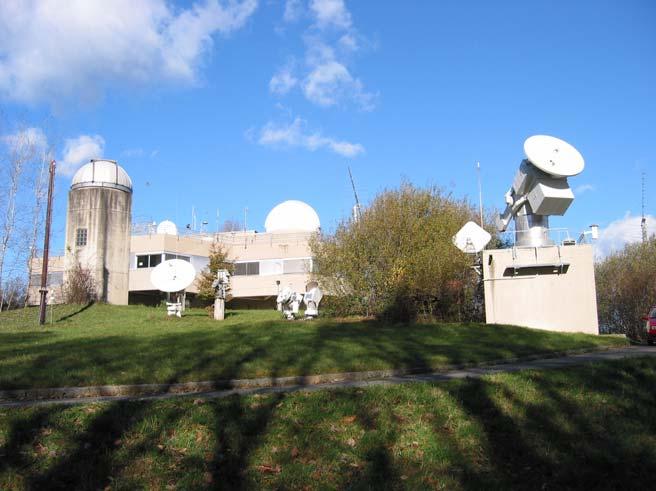 Weitere wissenschaftliche Nutzlasten für zukünftige Mission Retroreflektoren zur genauen Bahnverfolgung mit der Laserstation des Instituts