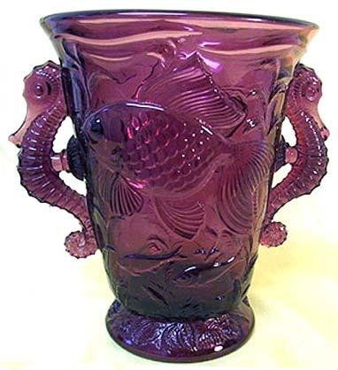 Abb. 2003-2/224 Vase mit Seepferden und Fischen,