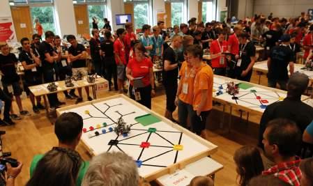 2 World Robot Olympiad in Deutschland Größter Schüler-Roboterwettbewerb in Deutschland 27 regionale Wettbewerbe organisiert mit Partnern 630+ Teams machen im Jahr 2018 mit Seit dem Jahr 2012 wird die