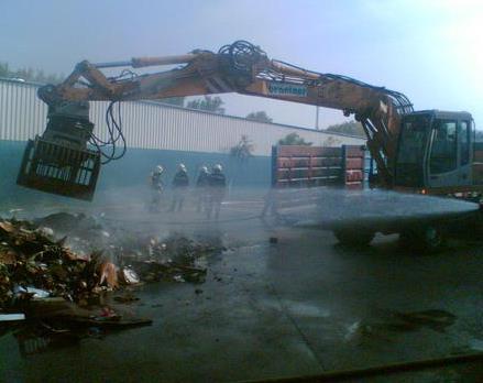 10.2007, Brand eines Müllcontainers
