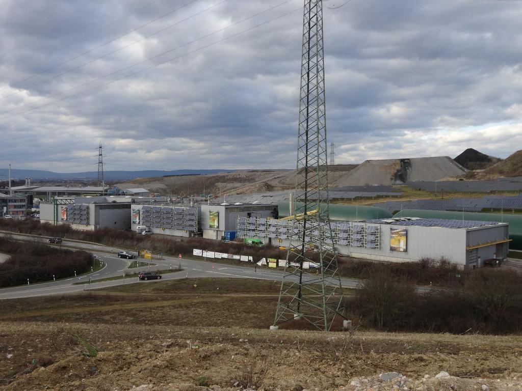 Biogasanlage Deponiepark Wicker Inbetriebnahme 2008 Invest ca. 16,5 Mio. Euro Pfropfenfermenter, 3 x 1.250m³ Thermophile Fermentation, +55 C Inputmenge 50.