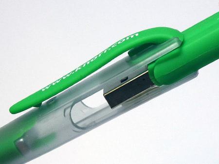USB-Modell: Kugelschreiber-COLOUR Der schöne USB-Pen Colour kombiniert Kugelschreiber und USB-Stick in einem Produkt.