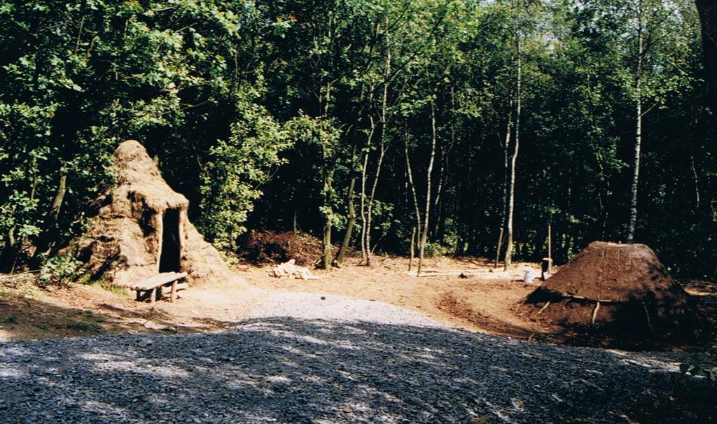 - 3-1993 Das Amt für Wirtschaftsförderung des Kreises Siegen-Wittgenstein beteiligt sich unter Mitwirkung des Forstamtes an der Öffentlichkeitsarbeit durch die Erstellung und Herausgabe zweier