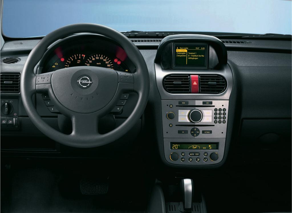 CD 30 MP3. Das 4 x 20-W-CD-Radio verfügt über einen MP3-Player, der bis zu 10 Stunden unterbrechungsfreie Abspielzeit ermöglicht, und lässt sich sicher vom Lenkrad aus bedienen.