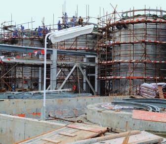Die Meilensteine der Phase eins etwa die Fertigstellung der Polymethylmethacrylat(PMMA)-Anlage und eines Tanklagers werden in diesen Wochen abgeschlossen sein.