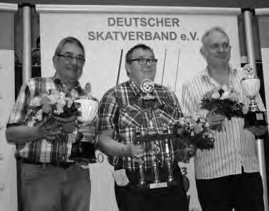 Juli/August 2016 Bayerische Skat-Rundschau 05 Rainer Seidel von den Kahlgründer Skatfreunden, amtierender Meister der VG Mainfranken, stand nach 3 Serien auf 1.851 Punkten.