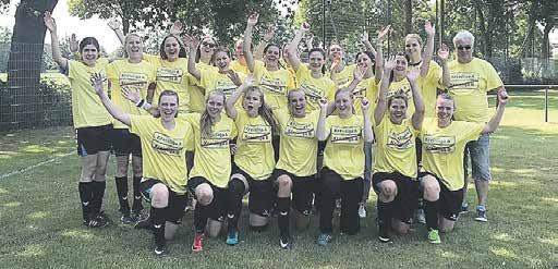 Das Spiel in Ottenstein gewannen die Vredener knapp mit 2:1 und somit steigt die Mannschaft zum ersten Mal seit Bestehen der Damenabteilung im Jahr 2005, in die Bezirksliga auf.