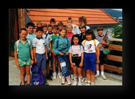 Ausflugsfoto Junge Autoren erzählten gut: Unter dem Motto Kinder erzählen Geschichten beteiligte sich die 2. Stufe der Volksschule Götzendorf an einem Wettbewerb.