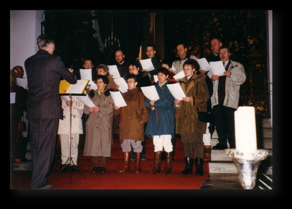 Besinnlicher Advent: auf Schloss Götzendorf 08. Dezember 1994 Der Bezirkslehrerschor umrahmte mit einigen Liedern die CLV-Adventbesinnungsfeier im Stift Schlägl.