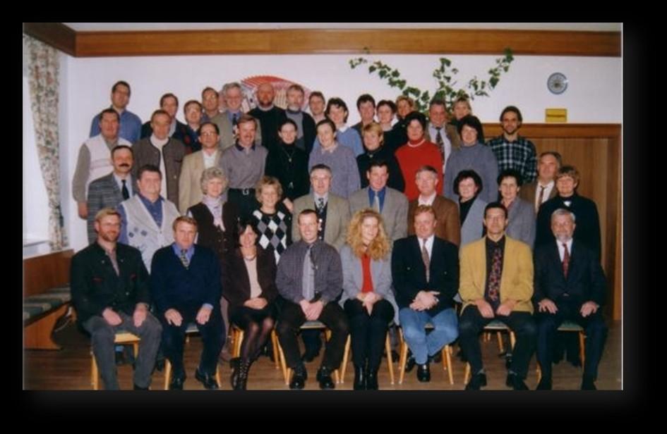 Schuljahr 1999/2000 Lehrkörper: Maria Roth, Karl Schützeneder, Gabriele Zöchbauer HA, Bernhard Falkinger Rel.