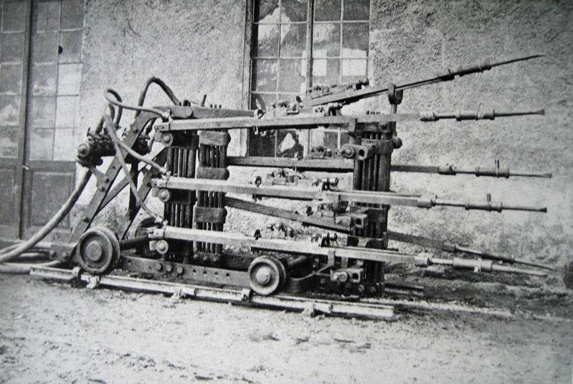 Werkzeuge Beim 12,2 km langen Mont Cenis Tunnel wurden ab 1861 erstmals pneumatische Bohrmaschinen